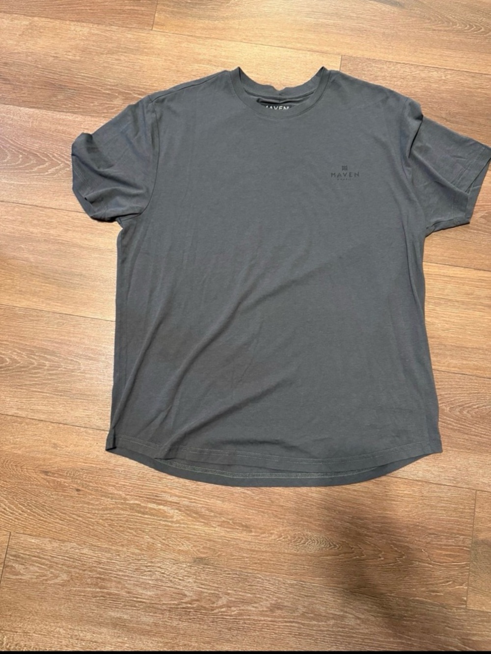 Maven Men's Crewneck T-Shirt in Charcoal